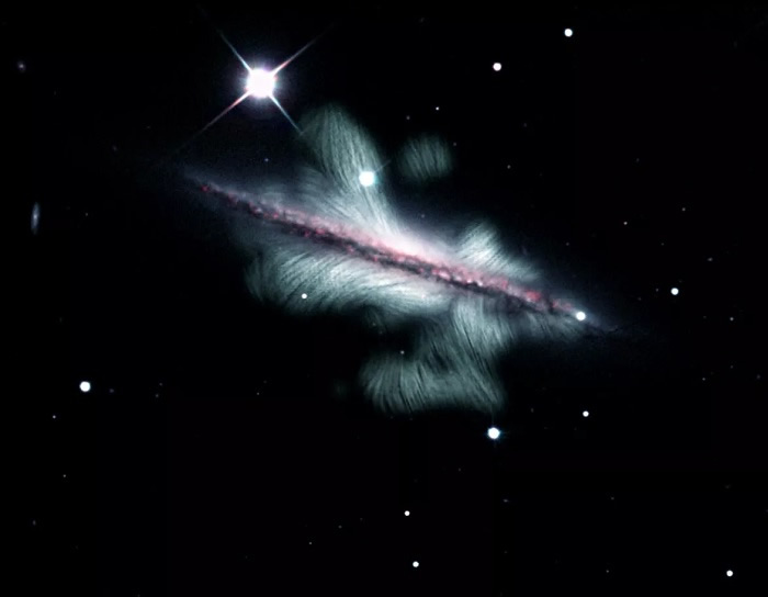 美国国家射电天文台（NRAO）揭开漩涡星系NGC 4217的最新图像：磁场很科幻