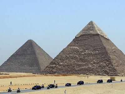 埃及人在埃隆&#8226;马斯克声称金字塔是外星人建造之后敦促他造访埃及
