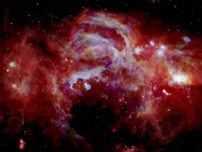 银河系中心发射出神秘气体云