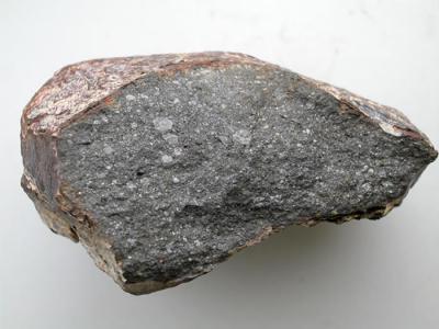 “珐琅质软石”陨石可能是地球上水丰富的原因
