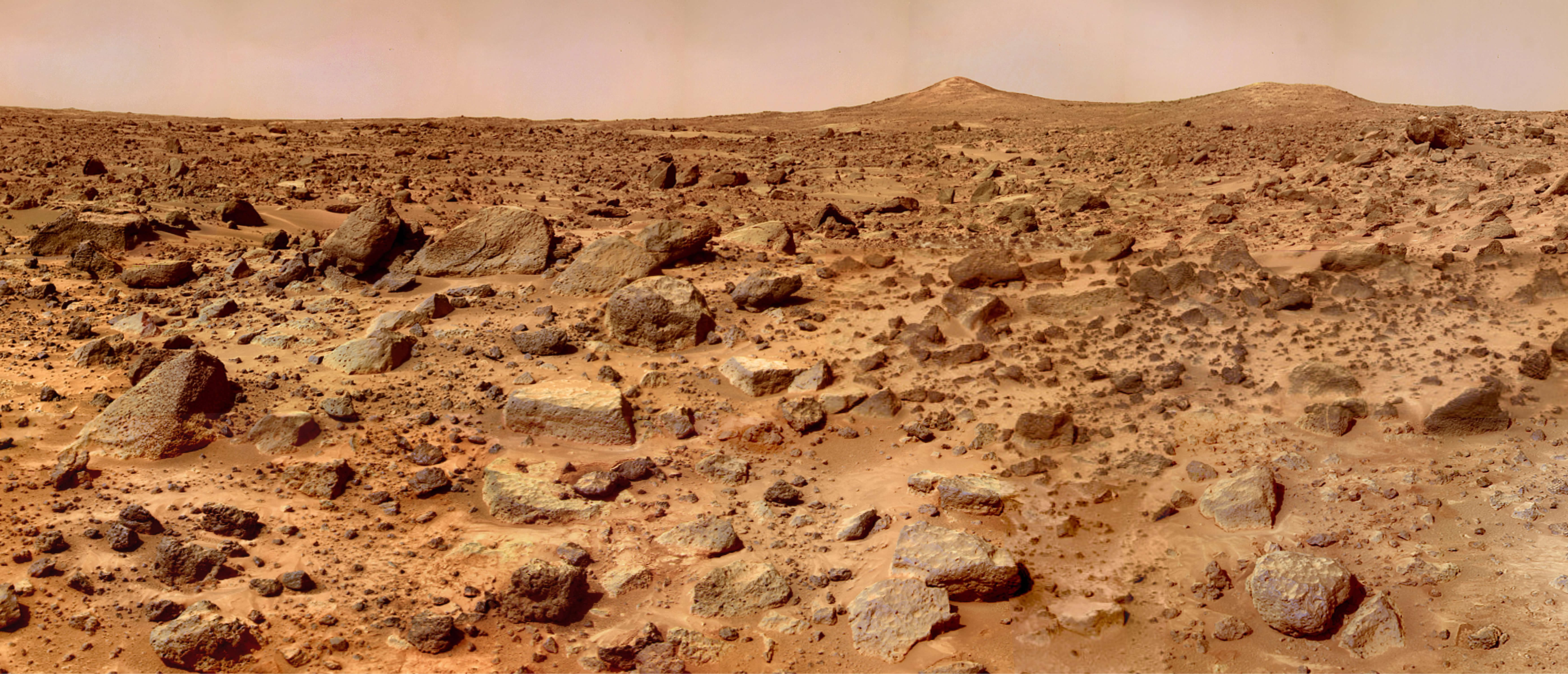 NASA档案旧火星图像引起新一代太空爱好者注意 展示火星“双峰”景象