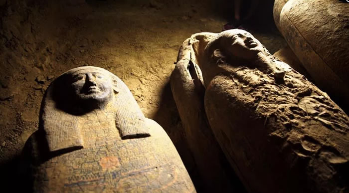 埃及考古团队发现一批可追溯至2500年前的完好木棺