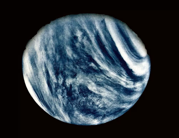 研究称微生物生命可以在金星的大气层中生存