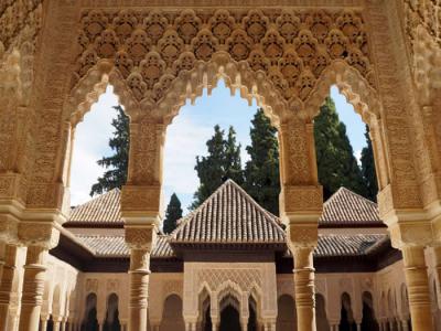世界遗产格拉纳达阿尔罕布拉宫狮子中庭宫殿发现穆喀纳斯（悬挑）装饰细节