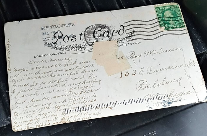美国密歇根州贝尔丁女子收到一封百年前寄出的万圣节明信片