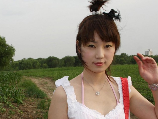 张筱雨现状如何 她是首个将人体艺术照放网上的人