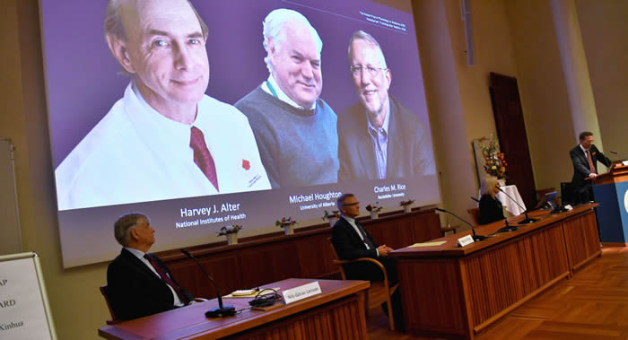 2020年诺贝尔生理学或医学奖授予发现丙型肝炎病毒的三位科学家