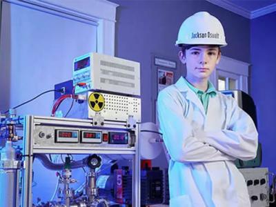 美国田纳西州孟菲斯市12岁少年杰克逊独立设计一个可正常运转的核聚变反应堆