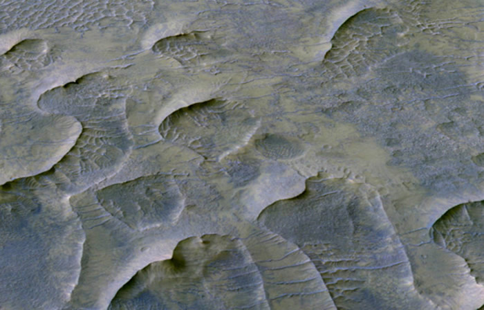《地球物理学研究杂志：行星》：火星上一些特殊的沙丘可能是在10亿年前形成的