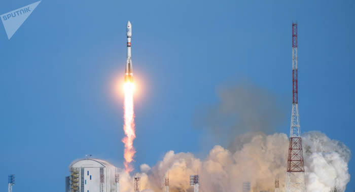 俄罗斯航天员登陆月球的载人考察任务 需要发射两次“叶尼塞”超重型运载火箭
