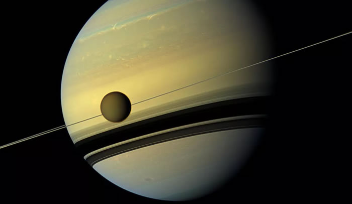 《天文学杂志》：土卫六大气层中发现奇怪的气体分子