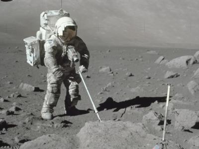 欧空局寻找能够抵抗破坏性月球尘埃的宇航服材料