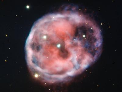欧洲南方天文台在智利的甚大望远镜在鲸鱼座发现“骷髅”星云NGC 246