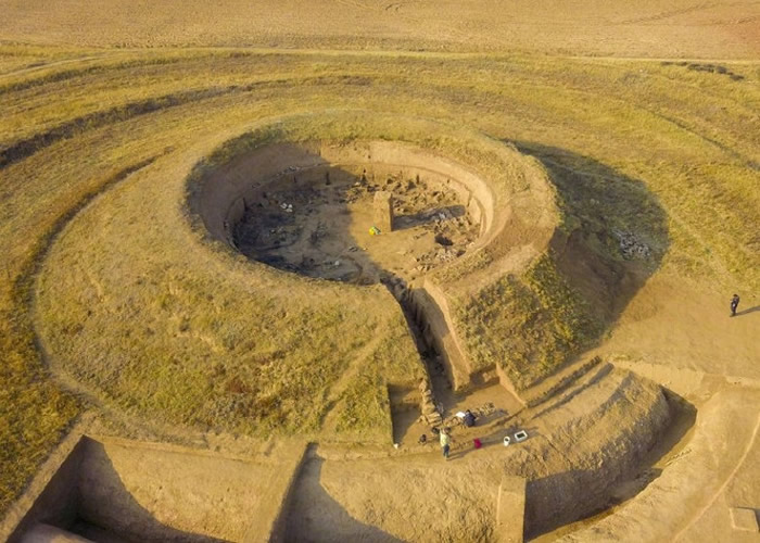内蒙古考古人员正式发掘呼和浩特市内的北魏皇帝祭天遗址