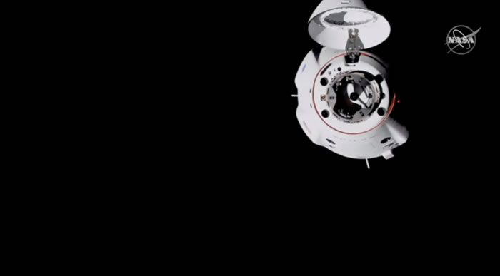 载有四名宇航员的SpaceX龙飞船成功对接国际空间站
