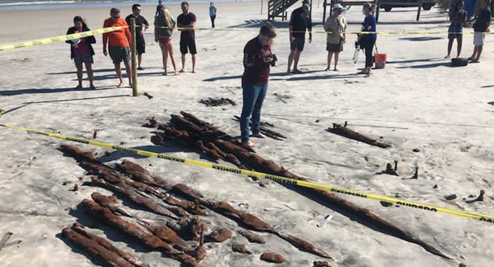 美国佛罗里达洲圣奥古斯丁市新月海滩发现1880年沉没的“Caroline Eddy”号商船遗骸