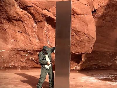 美国犹他州沙漠和罗马尼亚Batca Doamnei山的神秘金属巨碑之谜