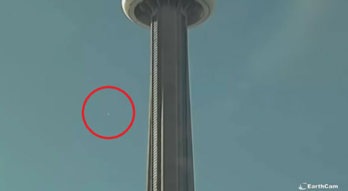 火流星：EarthCam捕捉到巨大“火球”划过天空在美国和加拿大上空爆炸