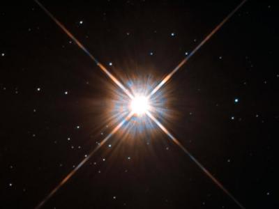 距离太阳最近的恒星比邻星发出神秘无线电信号