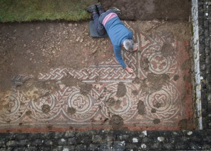 英国格洛斯特郡的切德沃思罗马别墅发现公元5世纪古罗马镶嵌马赛克地板 证黑暗时代未衰退