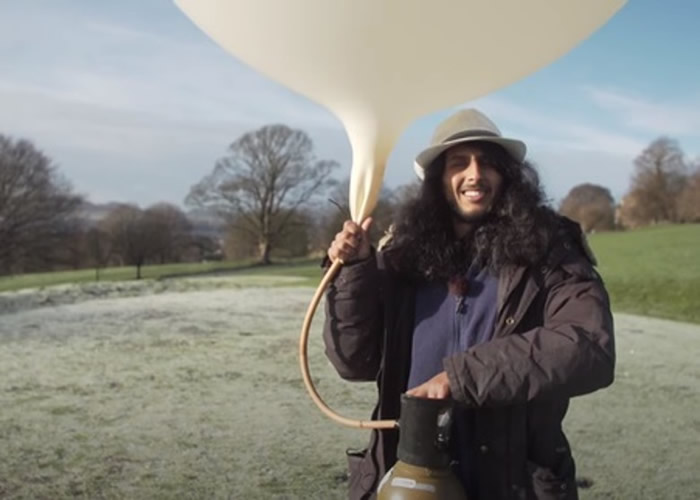 英国巴斯餐馆用气象气球将印度咖喱角送上太空 坠落法国后不翼而飞