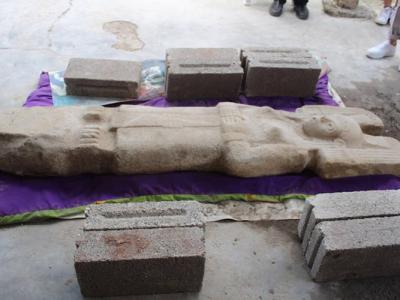 墨西哥瓦斯特卡地区发现1.8米高至少500年历史的女性雕像 或与阿兹特克人有关