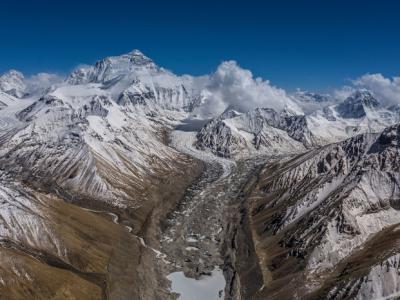 中国、尼泊尔共同宣布珠穆朗玛峰增高86公分 新高度是海拔8848.86公尺