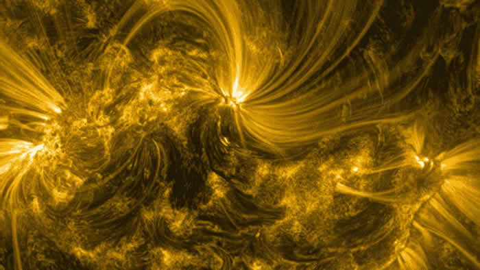 美国宇航局科学家成功追踪太阳高能粒子的来源
