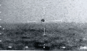 美国公布最新UFO视频：球形不明飞行物不断移动最终坠入海洋