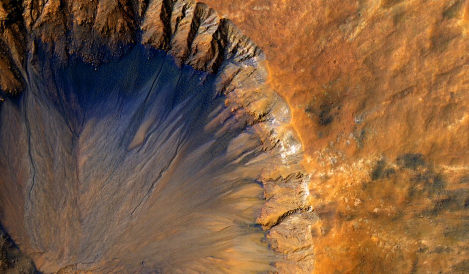 《地球物理研究通讯》：火星上可能存在着数十个地下湖泊