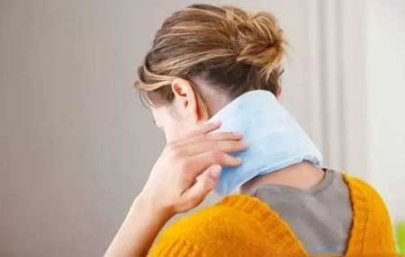 脖子睡落枕怎么办?有什么好的方法可以快速治愈吗?