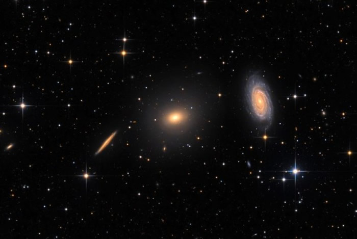 宇宙学家认为占宇宙质量80%以上的暗物质可以相互作用