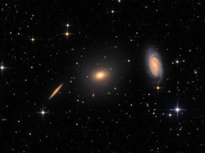 宇宙学家认为占宇宙质量80%以上的暗物质可以相互作用