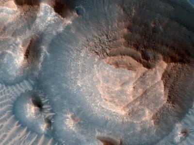 美国宇航局（NASA）科学家正在调查火星上的超级火山喷发