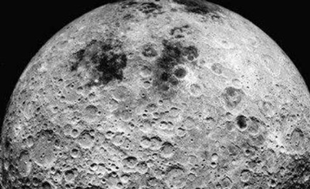 月球真的是空心的吗?为什么说月球是空心的?