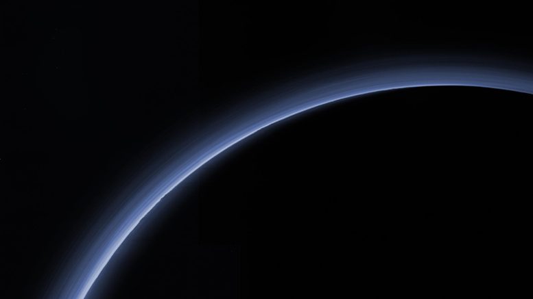 利用2018年8月15日晚的掩星事件测量冥王星脆弱的大气层总体丰度