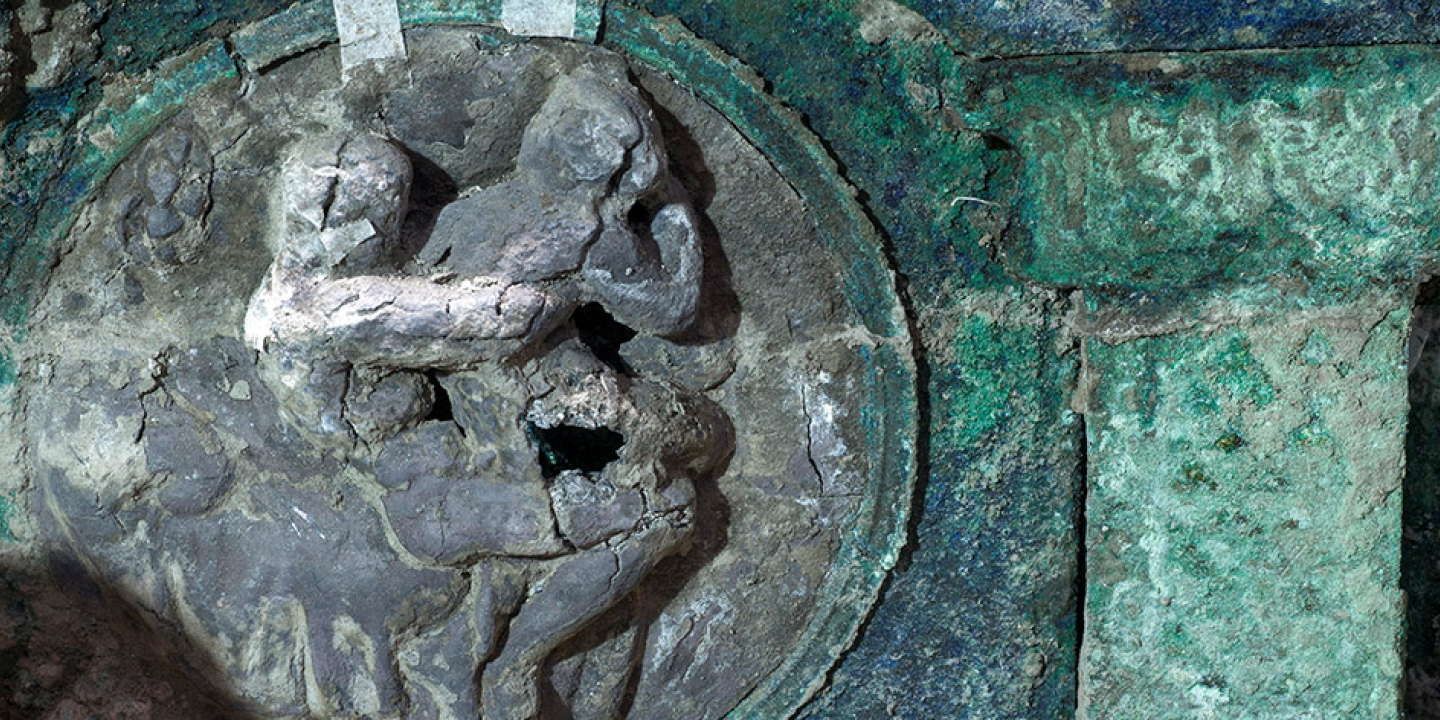 被火山灰吞噬的意大利罗马古城赫库兰尼姆30年来首度出土人类遗骸 离大海仅几步之遥