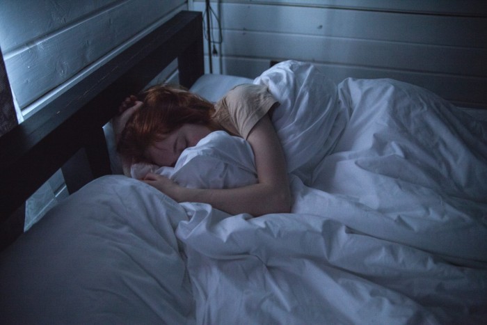 《欧洲心脏杂志》：研究表明晚上10点到11点之间睡觉可降低患心脏病的风险