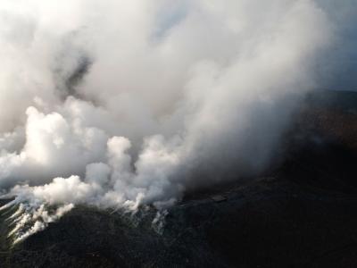 意大利西西里埃俄利亚群岛的武尔卡诺岛火山活动及含硫气体增加