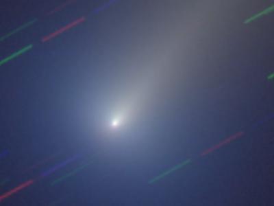 欧空局发布视频展示Leonard“圣诞彗星”在太空中飞驰的情景