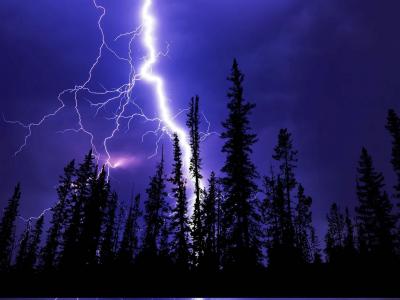 《地球物理研究快报》：闪电实际上是在雷云中触发的