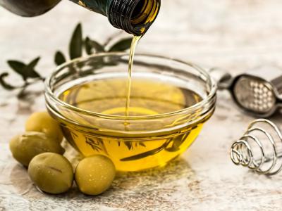 《美国心脏病学会杂志》：较高的橄榄油摄入量与较低的心脏病或癌症死亡风险有关