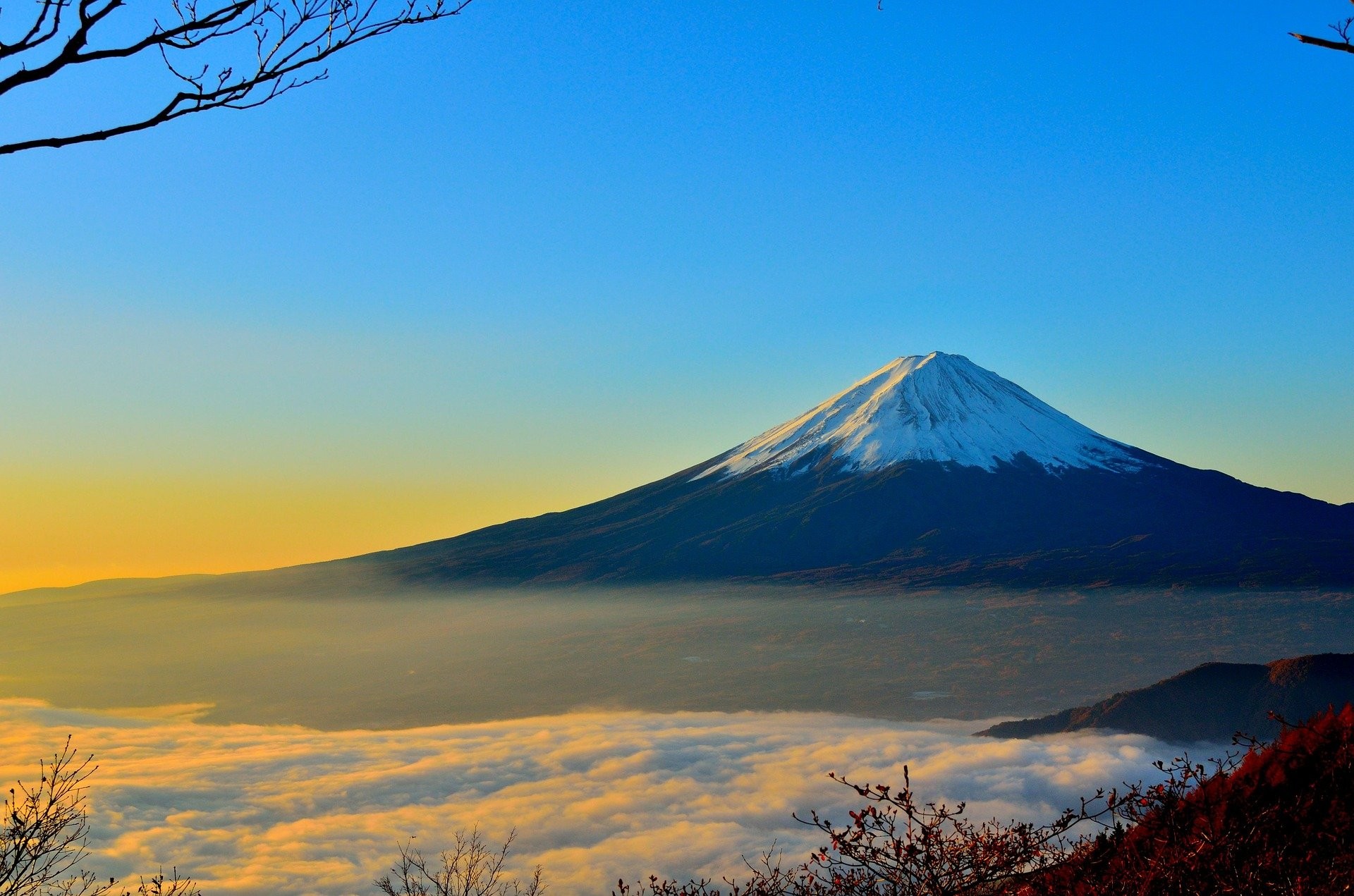 沉默了300年之久的富士山活动愈趋频繁 日本专家称现在什么时候都可能喷发
