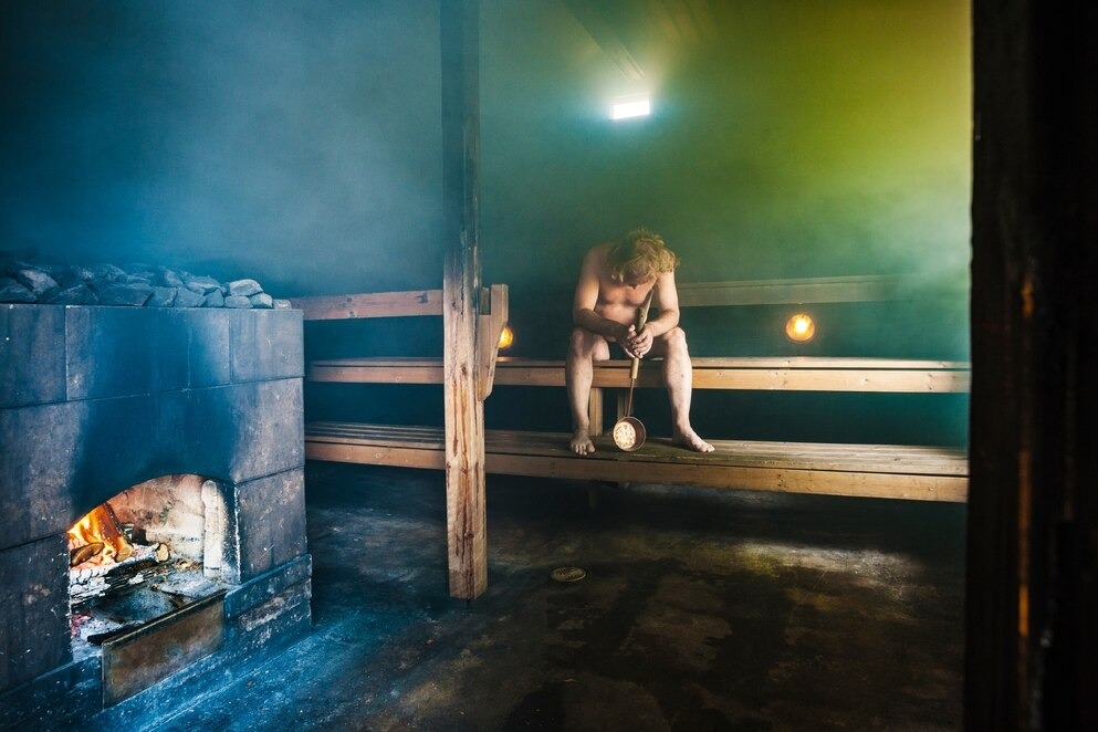 芬兰：桑拿文化 - 芬兰人认为桑拿浴（三温暖）是神圣的地点。绝大多数的芬兰人要不是在家做桑拿浴，就是在公共空间，洁净身体也洁净心灵。 PHOTOGRAPH BY