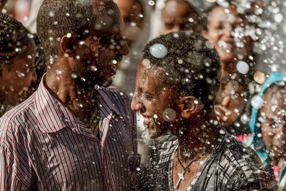 衣索比亚：主显节庆典 - 每年的1月18 和19日在衣索比亚各地举行的主显节庆典，是为了纪念施洗约翰为耶稣进行的洗礼，会有礼拜仪式、歌唱和洒水仪式。每个基督教会