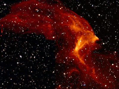 10亿年前两个星系团发生碰撞形成Abell 3667时产生的宇宙冲击波直径是银河系的60倍