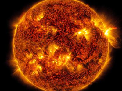2022年4月30日太阳发出一个强大的X级太阳耀斑
