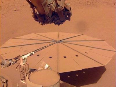 太阳能板灰尘堆积严重 NASA宣布洞察号火星任务将于年底结束