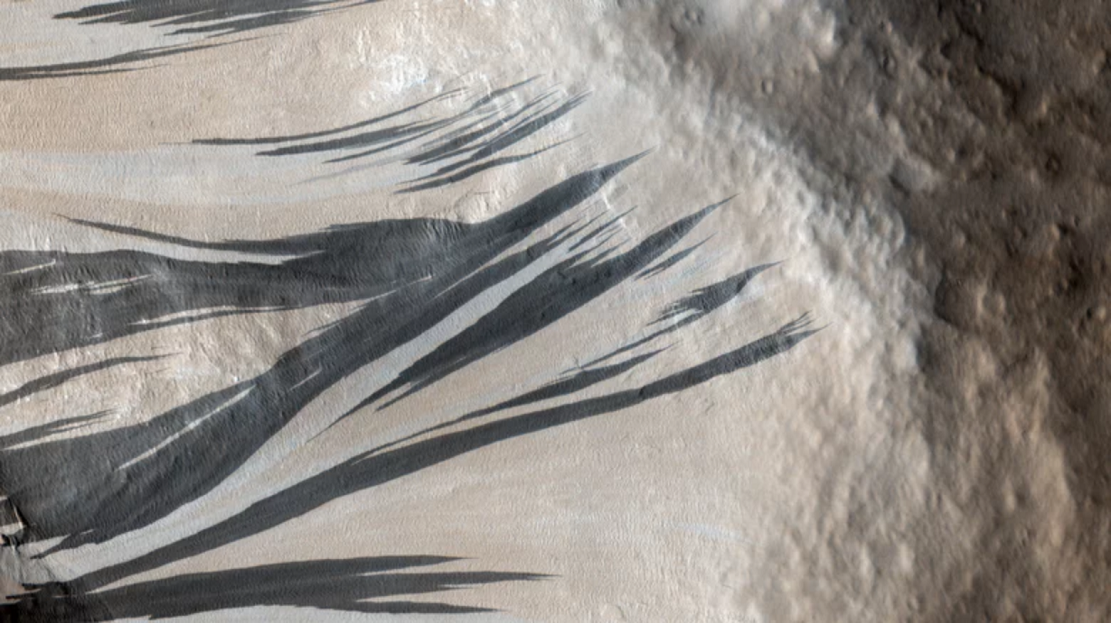 火星的尘埃雪崩如何重塑这颗星球的表面