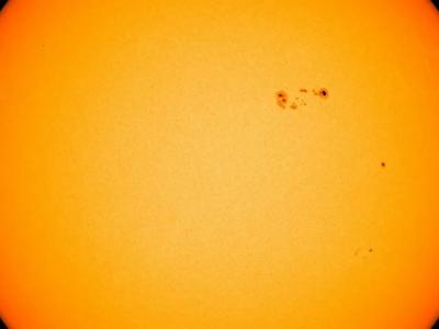 巨大太阳黑子AR3038可能会释放出巨大的太阳耀斑